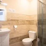Elan Hostel *