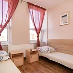Hostel Noclegi Elan *