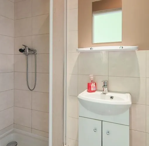 بيت شباب Elan *